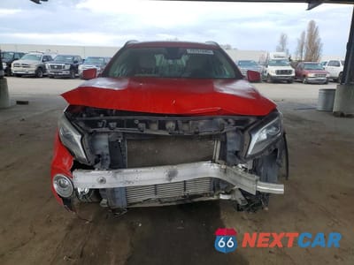 Piąte zdjęcie samochodu w środku: 2019 MERCEDES-BENZ GLA 250 VIN:WDCTG4EB9KJ576865 - miniatura