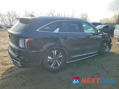 Trzecie zdjęcie samochodu z tyłu: 2023 KIA SORENTO HYBRID EX VIN:KNDRHDLG0P5213379 - miniatura