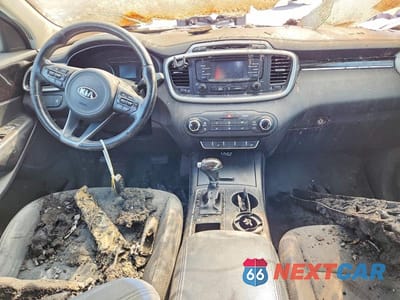 Zdjęcie 8 z 14 samochodu: 2016 KIA SORENTO LX VIN:5XYPG4A35GG061360 - miniatura
