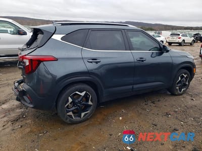 Trzecie zdjęcie samochodu z tyłu: 2024 KIA SELTOS EX VIN:KNDERCAA2R7600138 - miniatura