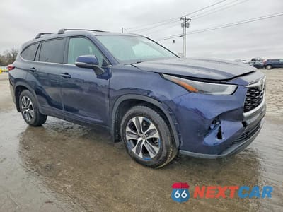 Czwarte zdjęcie samochodu z boku: 2022 TOYOTA HIGHLANDER XLE VIN:5TDGZRBH9NS178926 - miniatura