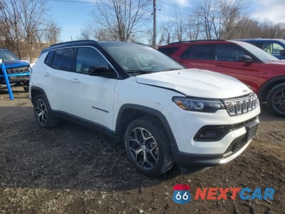 Czwarte zdjęcie samochodu z boku: 2024 JEEP COMPASS LIMITED VIN:3C4NJDCNXRT142308 - miniatura