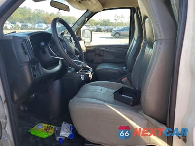 Zdjęcie 7 z 14 samochodu: 2007 GMC SAVANA G3500 VIN:1GTHG35U971207082 - miniatura