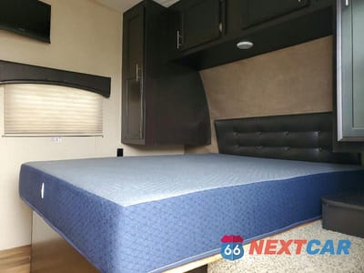 Zdjęcie 6 z 10 samochodu: 2016 JAYCO OCTANE VIN:1UJBJSBS8G1VF0093 - miniatura