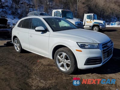 Czwarte zdjęcie samochodu z boku: 2020 AUDI Q5 PREMIUM VIN:WA1ANAFY7L2088976 - miniatura