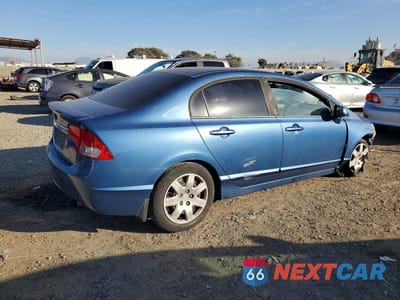 Trzecie zdjęcie samochodu z tyłu: 2010 HONDA CIVIC LX VIN:19XFA1F53AE029078 - miniatura