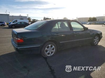 Trzecie zdjęcie samochodu z tyłu: 2002 MERCEDES-BENZ E 320 VIN:WDBJF65J42B477365 - miniatura