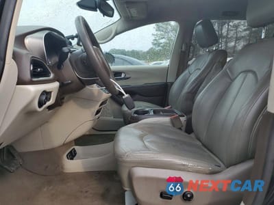 Zdjęcie 7 z 13 samochodu: 2018 CHRYSLER PACIFICA TOURING PLUS VIN:2C4RC1FG0JR102267 - miniatura