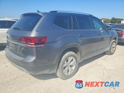 Trzecie zdjęcie samochodu z tyłu: 2019 VOLKSWAGEN ATLAS SE VIN:1V2UR2CA1KC540819 - miniatura