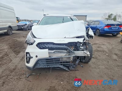 Piąte zdjęcie samochodu w środku: 2022 KIA NIRO LX VIN:KNDCB3LC3N5539737 - miniatura