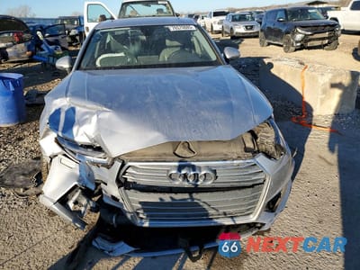 Piąte zdjęcie samochodu w środku: 2019 AUDI A4 PREMIUM PLUS VIN:WAUHMAF4XKA043164 - miniatura
