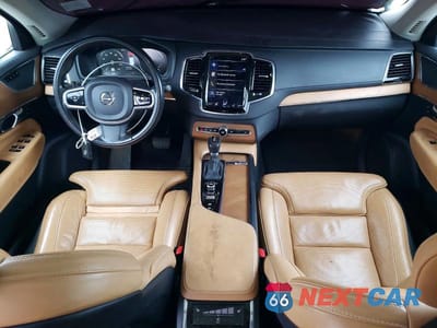 Zdjęcie 8 z 14 samochodu: 2016 VOLVO XC90 T6 VIN:YV4A22PL8G1014580 - miniatura