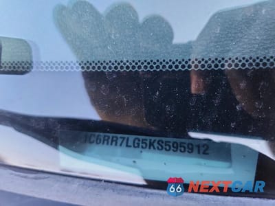 Zdjęcie 12 z 12 samochodu: 2019 RAM 1500 CLASSIC SLT VIN:1C6RR7LG5KS595912 - miniatura