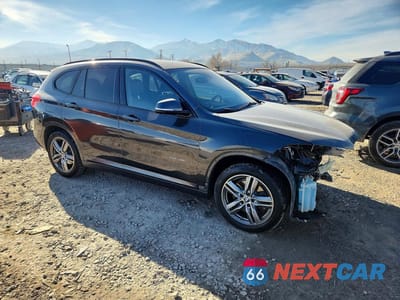 Czwarte zdjęcie samochodu z boku: 2017 BMW X1 XDRIVE28I VIN:WBXHT3C32H5F71365 - miniatura