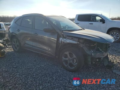 Czwarte zdjęcie samochodu z boku: 2024 FORD ESCAPE ST LINE VIN:1FMCU0MN6RUB31586 - miniatura