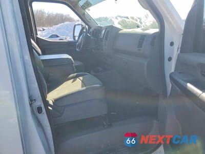 Piąte zdjęcie samochodu w środku: 2019 NISSAN NV 2500 DELIVERY VAN VIN:1N6AF0LY5KN809534 - miniatura