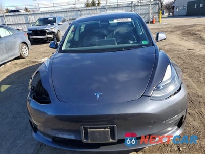 Piąte zdjęcie samochodu w środku: 2023 TESLA MODEL 3 VIN:5YJ3E1EA9PF679672 - miniatura