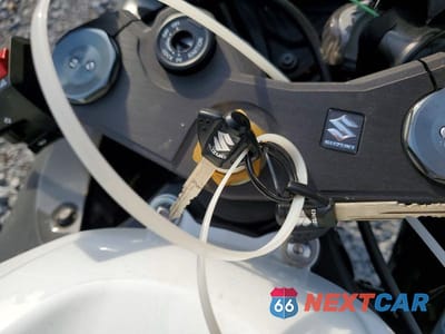 Zdjęcie 7 z 8 samochodu: 2025 SUZUKI GSX-R600 VIN:JS1GN7FA3S7101238 - miniatura