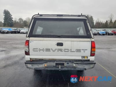 Zdjęcie 6 z 11 samochodu: 2000 CHEVROLET SILVERADO VIN:1GCEC14W5YE304960 - miniatura