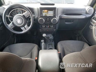 Zdjęcie 8 z 13 samochodu: 2016 JEEP WRANGLER UNLIMITED SPORT VIN:1C4BJWDG3GL107939 - miniatura