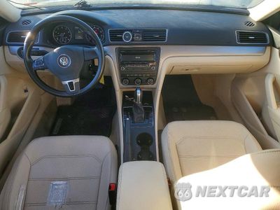 Zdjęcie 8 z 11 samochodu: 2014 VOLKSWAGEN PASSAT S VIN:1VWAS7A35EC120234 - miniatura