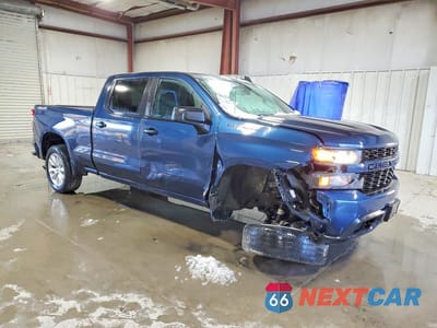 Czwarte zdjęcie samochodu z boku: 2020 CHEVROLET SILVERADO K1500 CUSTOM VIN:3GCPYBEH6LG450091 - miniatura