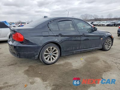 Trzecie zdjęcie samochodu z tyłu: 2011 BMW 328 XI SULEV VIN:WBAPK5C52BF126595 - miniatura