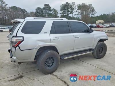 Trzecie zdjęcie samochodu z tyłu: 2018 TOYOTA 4RUNNER SR5 VIN:JTEZU5JR5J5187418 - miniatura