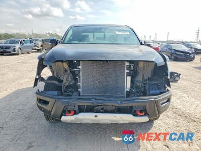 Piąte zdjęcie samochodu w środku: 2024 NISSAN TITAN PRO-4X VIN:1N6AA1ED9RN113154 - miniatura