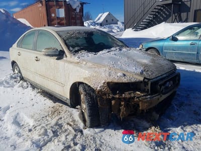 Czwarte zdjęcie samochodu z boku: 2010 VOLVO S40 2.4I VIN:YV1382MSXA2485633 - miniatura