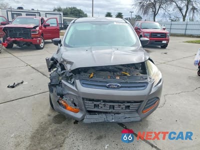 Piąte zdjęcie samochodu w środku: 2014 FORD ESCAPE S VIN:1FMCU0F71EUB99836 - miniatura
