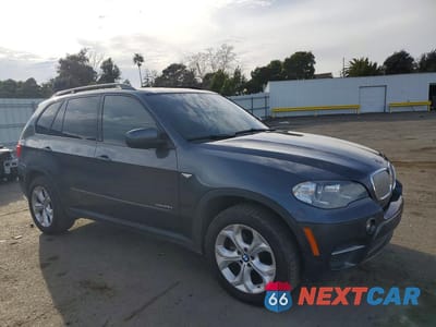 Czwarte zdjęcie samochodu z boku: 2013 BMW X5 XDRIVE35D VIN:5UXZW0C59D0B91891 - miniatura