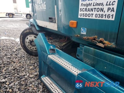 Zdjęcie 9 z 10 samochodu: 2007 VOLVO VNL SEMI TRUCK VIN:4V4NC9TJ57N480527 - miniatura