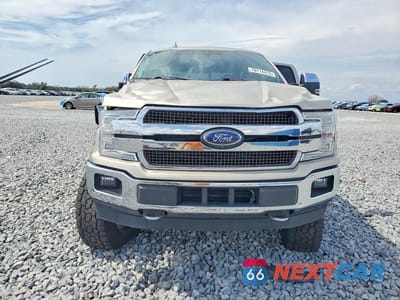 Piąte zdjęcie samochodu w środku: 2018 FORD F150 SUPERCREW VIN:1FTFW1EG6JFD39297 - miniatura