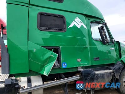Zdjęcie 9 z 10 samochodu: 2019 VOLVO VN VNL VIN:4V4NC9EH3KN211185 - miniatura
