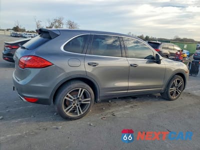 Trzecie zdjęcie samochodu z tyłu: 2013 PORSCHE CAYENNE VIN:WP1AF2A26DLA23753 - miniatura