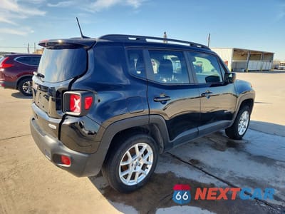 Trzecie zdjęcie samochodu z tyłu: 2022 JEEP RENEGADE LATITUDE VIN:ZACNJDB18NPN87546 - miniatura