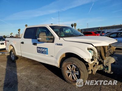 Czwarte zdjęcie samochodu z boku: 2017 FORD F150 SUPERCREW VIN:1FTFW1EG2HFA98784 - miniatura