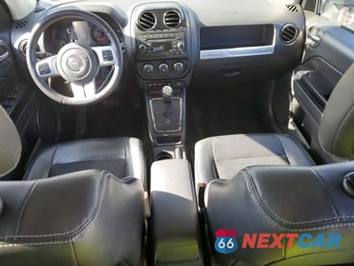 Zdjęcie 8 z 13 samochodu: 2016 JEEP COMPASS SPORT VIN:1C4NJCBA9GD784708 - miniatura