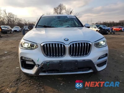 Piąte zdjęcie samochodu w środku: 2018 BMW X3 XDRIVE30I VIN:5UXTR9C56JLD90053 - miniatura