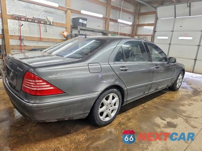 Trzecie zdjęcie samochodu z tyłu: 2003 MERCEDES-BENZ S 500 4MATIC VIN:WDBNG84J03A353547 - miniatura
