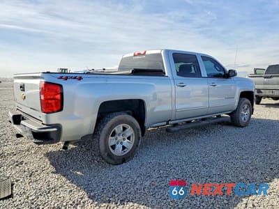 Trzecie zdjęcie samochodu z tyłu: 2018 CHEVROLET SILVERADO K1500 LT VIN:1GCUKREC1JF223097 - miniatura