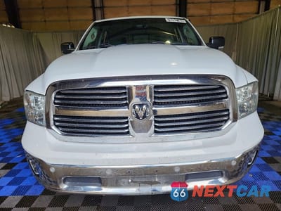 Piąte zdjęcie samochodu w środku: 2016 RAM 1500 SLT VIN:1C6RR7LG2GS335720 - miniatura