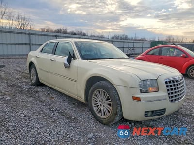 Czwarte zdjęcie samochodu z boku: 2010 CHRYSLER 300 TOURING VIN:2C3CA4CD6AH330601 - miniatura