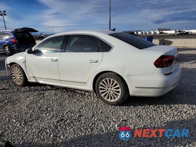 Drugie zdjęcie samochodu z przodu: 2017 VOLKSWAGEN PASSAT SE VIN:1VWBT7A34HC062820 - miniatura