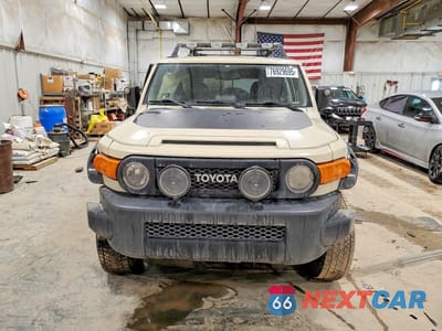 Piąte zdjęcie samochodu w środku: 2010 TOYOTA FJ CRUISER BASE VIN:JTEBU4BF8AK080140 - miniatura