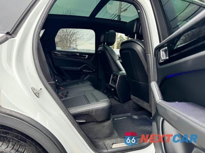 Zdjęcie 6 z 10 samochodu: 2019 PORSCHE CAYENNE VIN:WP1AA2AY0KDA00205 - miniatura