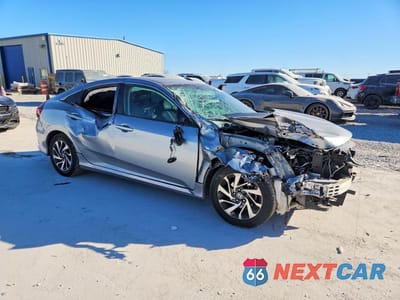 Czwarte zdjęcie samochodu z boku: 2018 HONDA CIVIC EX VIN:2HGFC2F79JH571552 - miniatura