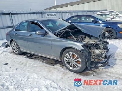 Czwarte zdjęcie samochodu z boku: 2018 MERCEDES-BENZ C 300 4MATIC VIN:55SWF4KB3JU254625 - miniatura