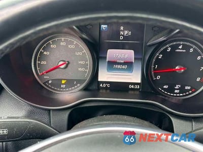 Zdjęcie 10 z 12 samochodu: 2015 MERCEDES-BENZ C 400 4MATIC VIN:55SWF6GBXFU027461 - miniatura